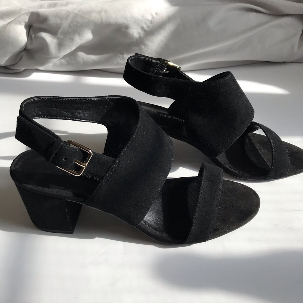 Black Strap Heels 🖤